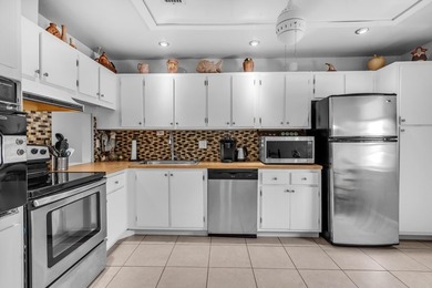 Welcome to this beautifully maintained two-bedroom, two-bathroom - photo 8