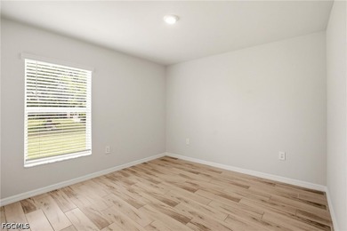 A modern exterior sets the tone for this well-maintained - photo 21