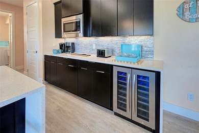 Simply stunning! TURNKEY QUALITY FURNISHED THREE BEDROOMS / TWO - photo 10