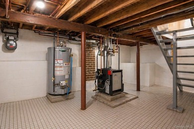 Turnkey comfort, modern conveniences, and low-maintenance living - photo 14