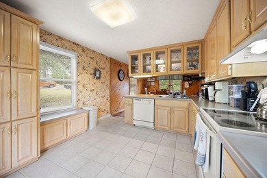Charming Furnished Cabin Near Lake Cumberland! Escape to this - photo 23