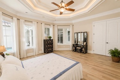 Mediterranean-style luxury estate offering four bedrooms, four - photo 24