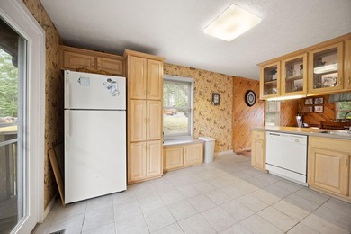 Charming Furnished Cabin Near Lake Cumberland! Escape to this - photo 24