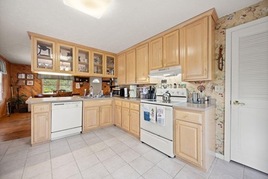 Charming Furnished Cabin Near Lake Cumberland! Escape to this - photo 25