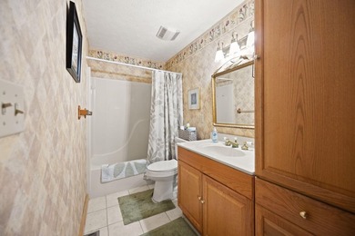 Charming Furnished Cabin Near Lake Cumberland! Escape to this - photo 27