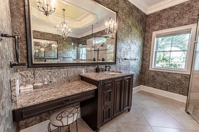 Mediterranean-style luxury estate offering four bedrooms, four - photo 31