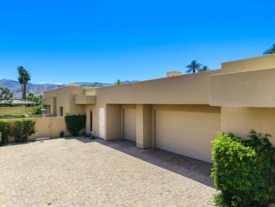South-facing on over half an acre, this contemporary estate - photo 4