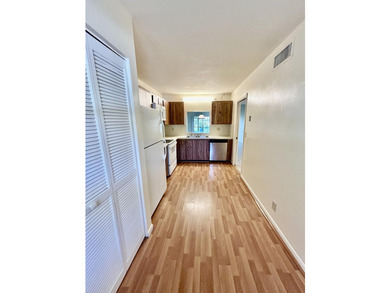 This 2/2 lakeview condo on the First Floor offers tile flooring - photo 3