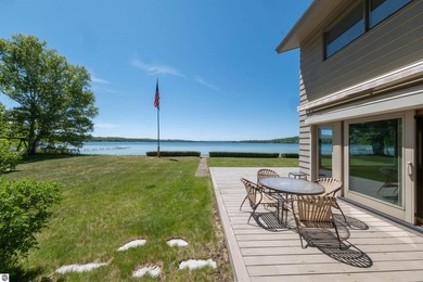 Enjoy the best of North Lake Leelanau living with 200 feet of - photo 4