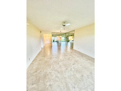 This 2/2 lakeview condo on the First Floor offers tile flooring - photo 8