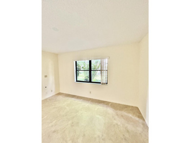 This 2/2 lakeview condo on the First Floor offers tile flooring - photo 9