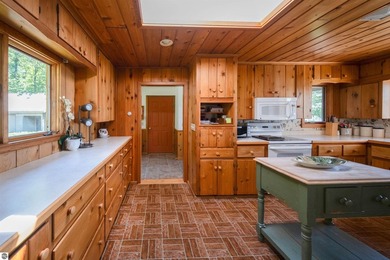 Enjoy the best of North Lake Leelanau living with 200 feet of - photo 10