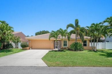 Charming guard gated community in East Boca, 1 1/2 miles to - photo 1
