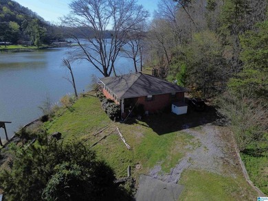 Beautiful 2-bedroom 2 bath home with approximately 400 feet of - photo 3