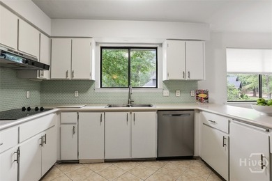 Tucked away on a quiet cul-de-sac in The Landings on Skidaway - photo 11