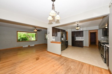 Spacious ranch home featuring 3 generously sized bedrooms - photo 12