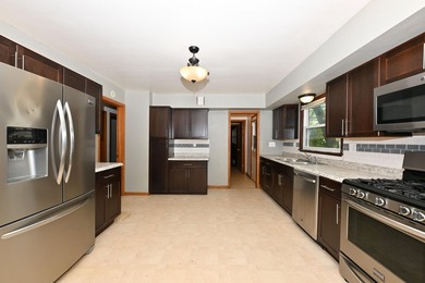 Spacious ranch home featuring 3 generously sized bedrooms - photo 14
