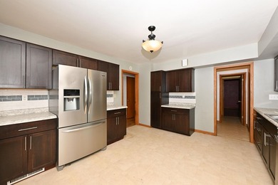 Spacious ranch home featuring 3 generously sized bedrooms - photo 15