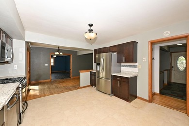 Spacious ranch home featuring 3 generously sized bedrooms - photo 16
