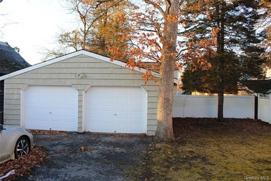Don't miss this well-maintained ranch offers 3 bedrooms, 2 full - photo 17