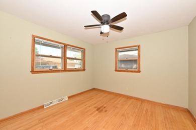 Spacious ranch home featuring 3 generously sized bedrooms - photo 21