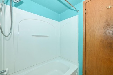 Spacious ranch home featuring 3 generously sized bedrooms - photo 24