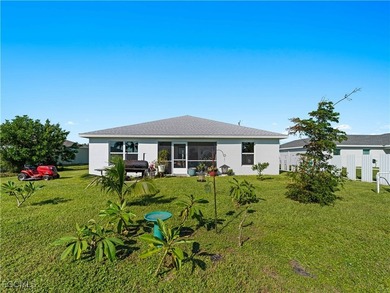 NO FLOOD ZONE, ZONE X! This move-in-ready, upgraded home is - photo 42