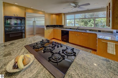Nestled along 150 feet of private frontage on beautiful Good - photo 7