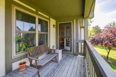 Beautifully updated and move-in ready condo in the desirable - photo 2
