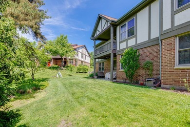 Beautifully updated and move-in ready condo in the desirable - photo 3