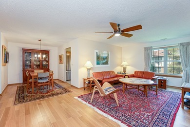 Beautifully updated and move-in ready condo in the desirable - photo 4