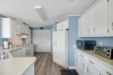 Welcome to this charming 2-bedroom, 2-bathroom home with a - photo 11
