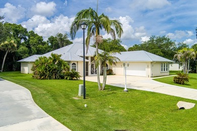 Welcome to this well-appointed single-story residence in Winding - photo 1