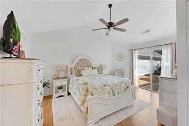 Welcome to this beautifully updated Move-In- Ready cottage - photo 13