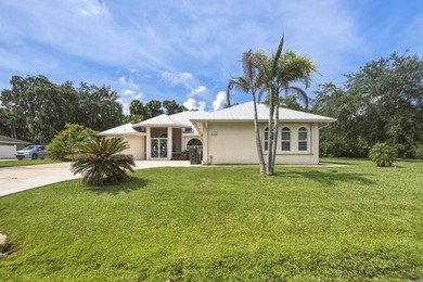 Welcome to this well-appointed single-story residence in Winding - photo 7