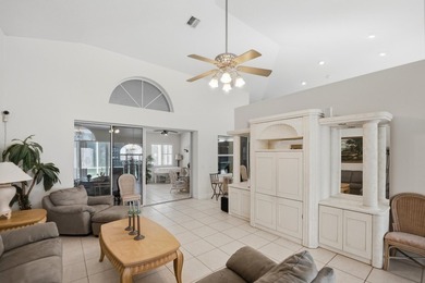 Welcome to this well-appointed single-story residence in Winding - photo 10