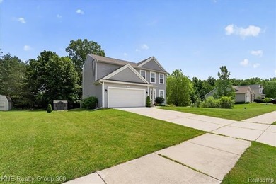 Welcome to 7067 Glenmeadow Court, where modern comfort, generous - photo 4
