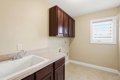 Enjoy exceptional flexibility & space in this thoughtfully - photo 41