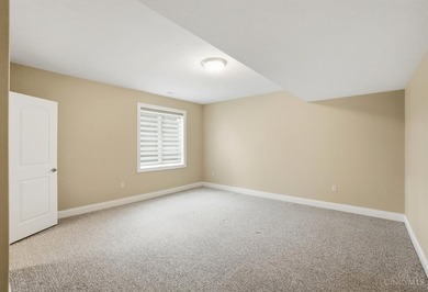 Enjoy exceptional flexibility & space in this thoughtfully - photo 44