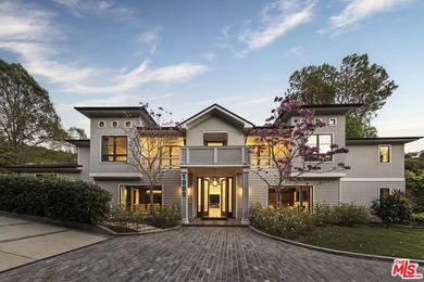 Located in Brentwood's prestigious Grove Estates, this nearly 14 - photo 1