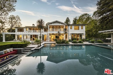 Located in Brentwood's prestigious Grove Estates, this nearly 14 - photo 2