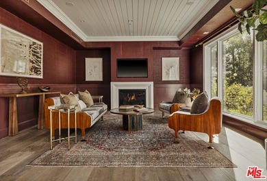 Located in Brentwood's prestigious Grove Estates, this nearly 14 - photo 7