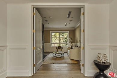 Located in Brentwood's prestigious Grove Estates, this nearly 14 - photo 10