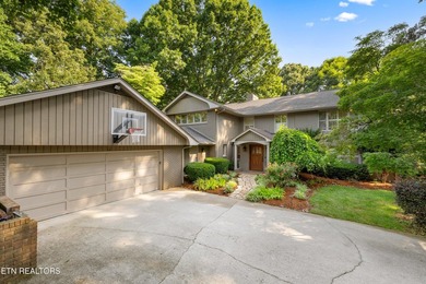 A Riverbend gem! This relaxed and inviting home sits on two lots - photo 1