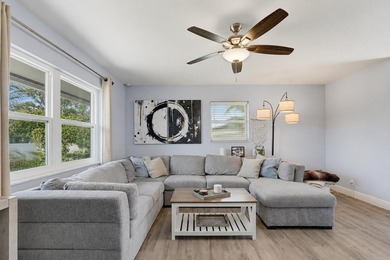Welcome home to this charming three bedroom, two bathroom single - photo 6