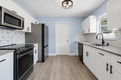 Welcome home to this charming three bedroom, two bathroom single - photo 7
