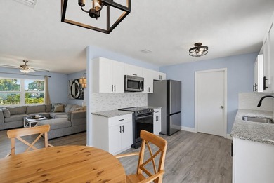 Welcome home to this charming three bedroom, two bathroom single - photo 8