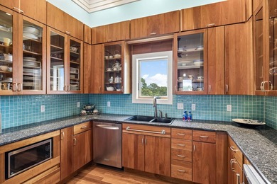 Built by original owners with a 8ft. concrete privacy wall, new - photo 11