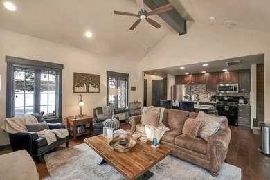This beautifully appointed ski cottage offers a more refined - photo 11
