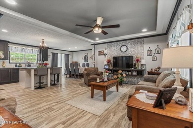 Welcome home to this beautiful 2023 manufactured home offering - photo 2